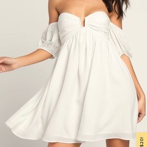 Lulu’s White Off-the-Shoulder Mini Dress - size large - worn once!